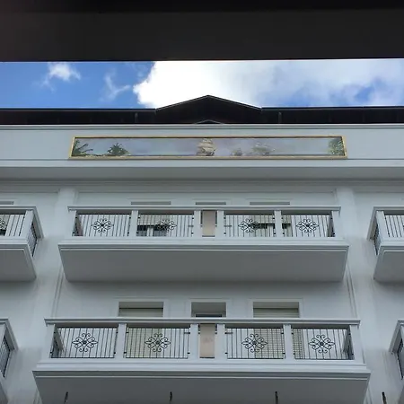 Veliero Aparthotel 4*