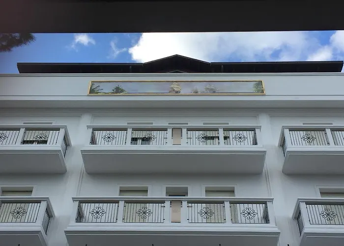 Veliero Aparthotel 4*